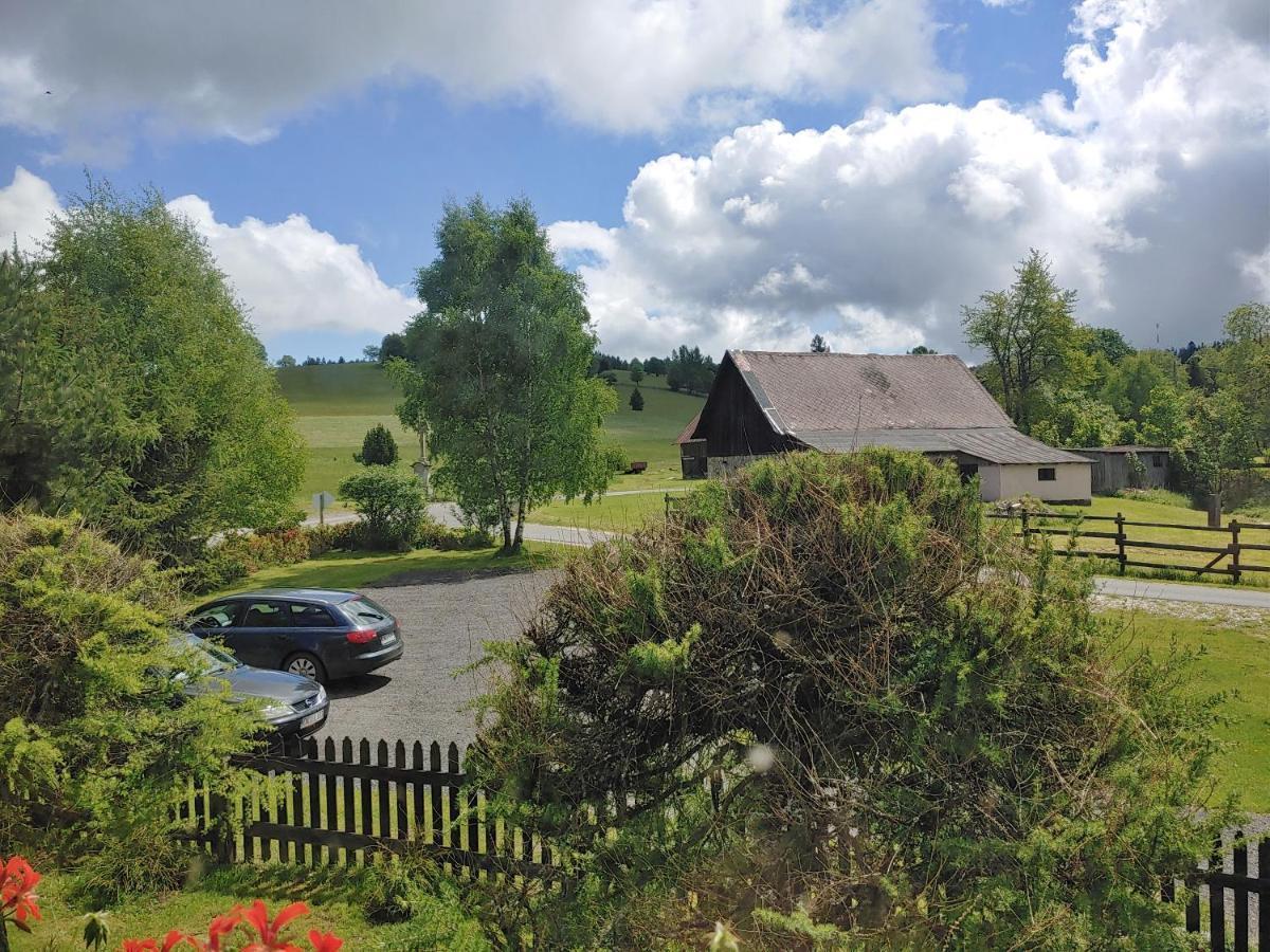 Osmelakowa Dolina Villa Spalona Luaran gambar